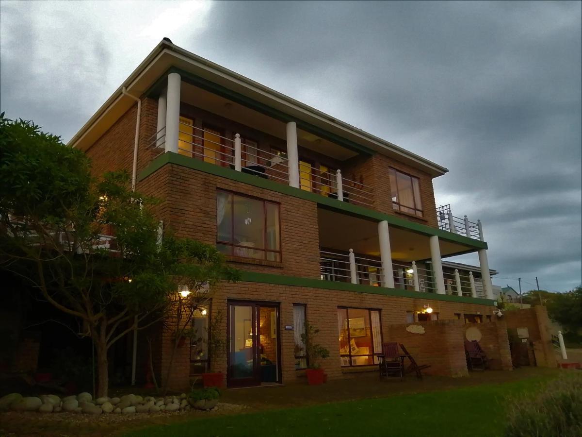 Amzee Bokmakierie Guest House Dana Bay Exterior foto