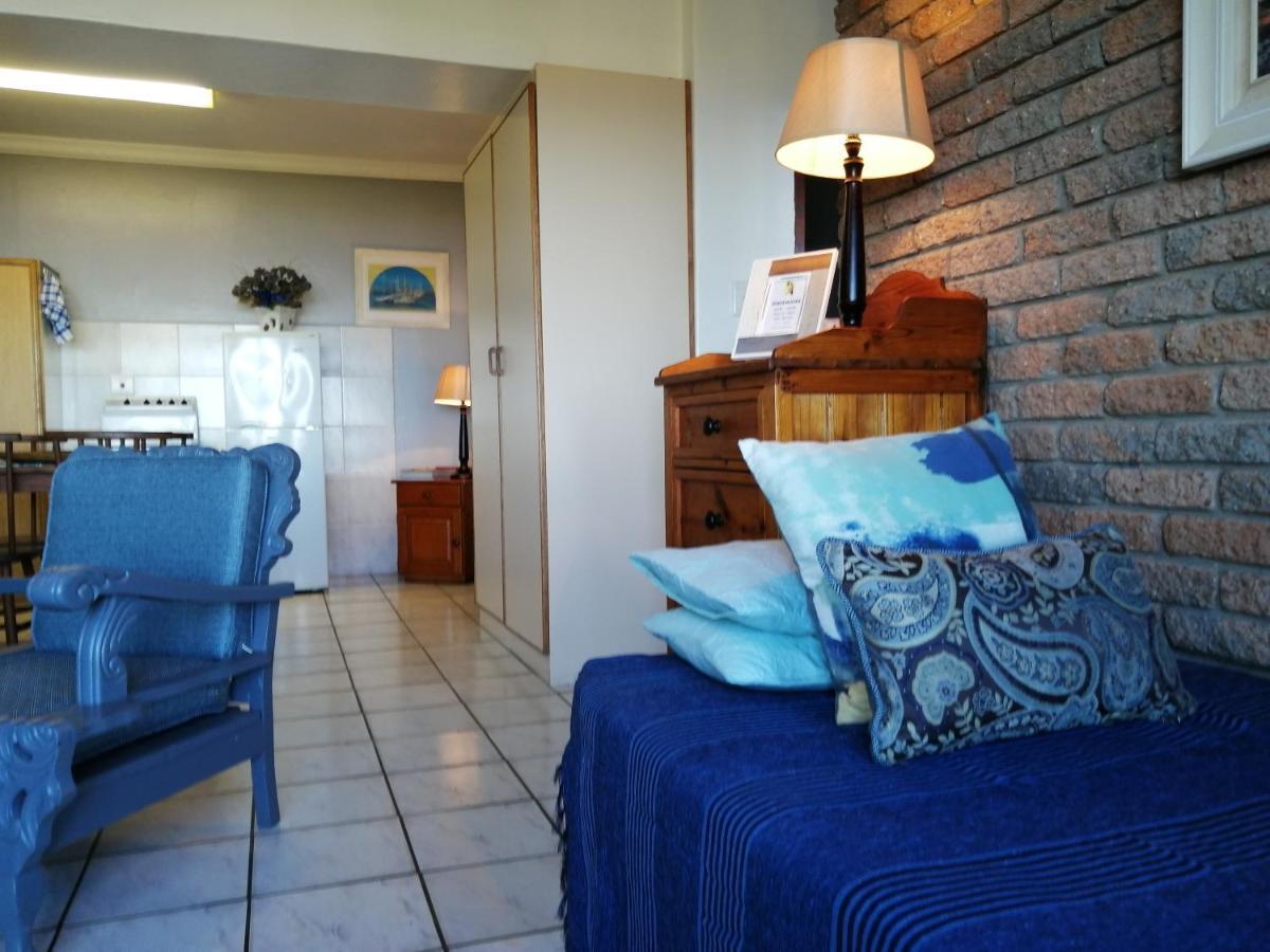 Amzee Bokmakierie Guest House Dana Bay Zimmer foto