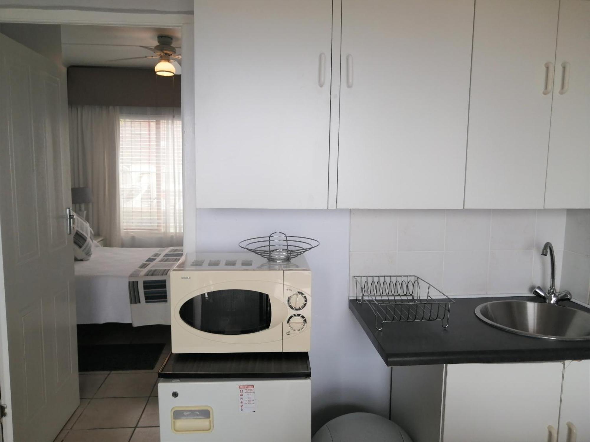 Amzee Bokmakierie Guest House Dana Bay Zimmer foto